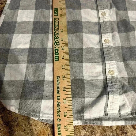 Old Navy Women’s The Boyfriend Shirt Button Down Medium Gray White Cozy - Picture 9 of 16